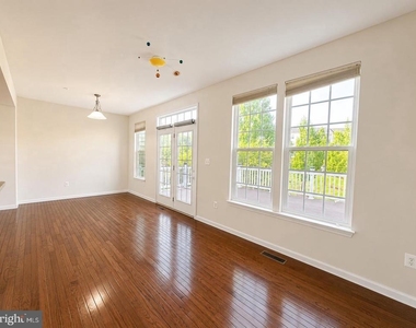22605 Winding Woods Way - Photo Thumbnail 8