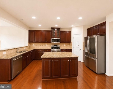 22605 Winding Woods Way - Photo Thumbnail 11