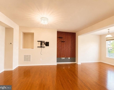22605 Winding Woods Way - Photo Thumbnail 17