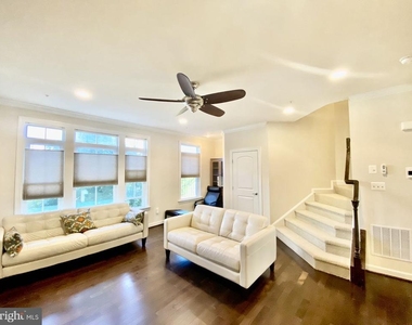 416 Grand Street - Photo Thumbnail 3