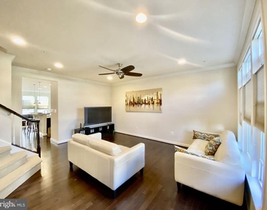 416 Grand Street - Photo Thumbnail 4