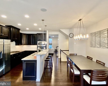 416 Grand Street - Photo Thumbnail 13