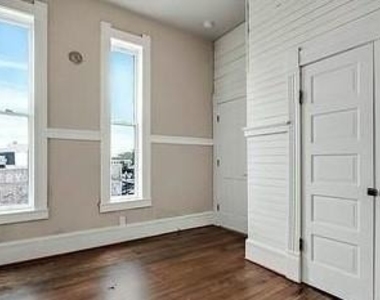 202 N Lbj Dr - Photo Thumbnail 3