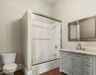 202 N Lbj Dr - Photo Thumbnail 5