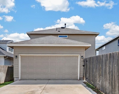 217 Bent Creek Dr - Photo Thumbnail 4