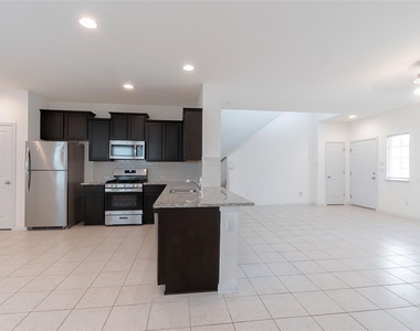 217 Bent Creek Dr - Photo Thumbnail 4