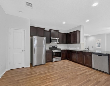 217 Bent Creek Dr - Photo Thumbnail 5