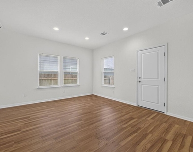 217 Bent Creek Dr - Photo Thumbnail 20