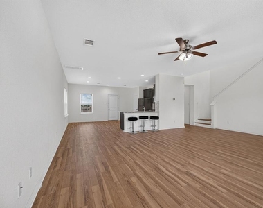 217 Bent Creek Dr - Photo Thumbnail 10
