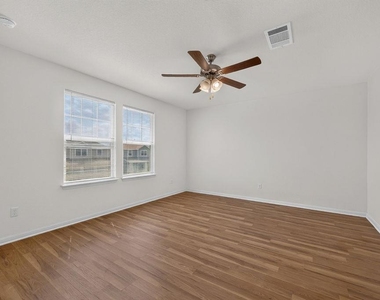 217 Bent Creek Dr - Photo Thumbnail 17