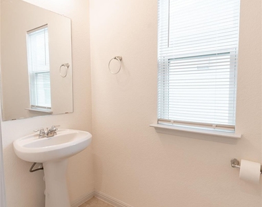 217 Bent Creek Dr - Photo Thumbnail 12