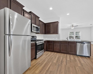 217 Bent Creek Dr - Photo Thumbnail 8