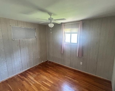 11004 Schuylkill Road - Photo Thumbnail 11