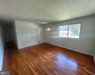 11004 Schuylkill Road - Photo Thumbnail 3