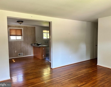 11004 Schuylkill Road - Photo Thumbnail 5