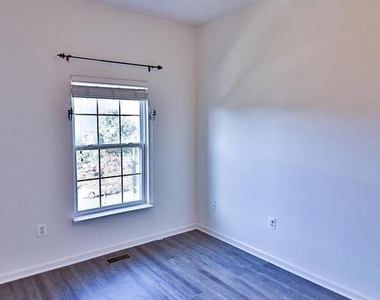 526 Redland Boulevard - Photo Thumbnail 34