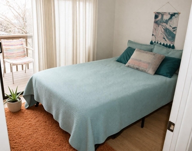 2815 Rio Grande St - Photo Thumbnail 2