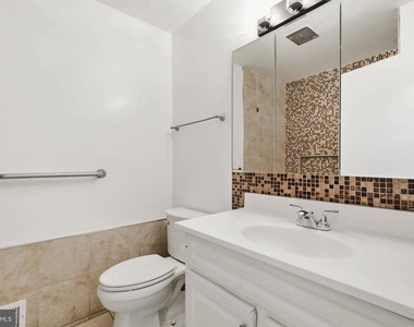 808 E Franklin Avenue - Photo Thumbnail 18
