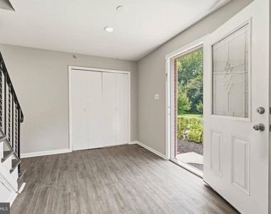 808 E Franklin Avenue - Photo Thumbnail 2