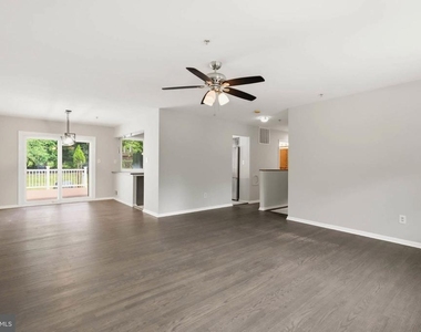 808 E Franklin Avenue - Photo Thumbnail 3