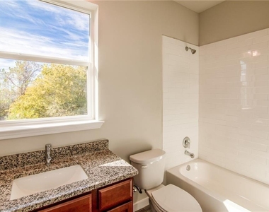 906 Quartz Ct - Photo Thumbnail 9