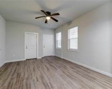 906 Quartz Ct - Photo Thumbnail 2
