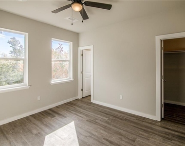 906 Quartz Ct - Photo Thumbnail 8