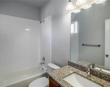 906 Quartz Ct - Photo Thumbnail 7