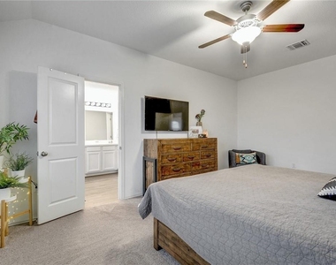 15400 Summer Ray Dr - Photo Thumbnail 14