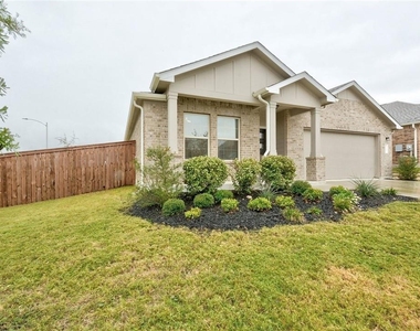 15400 Summer Ray Dr - Photo Thumbnail 1