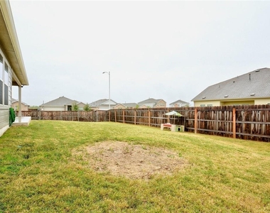 15400 Summer Ray Dr - Photo Thumbnail 23