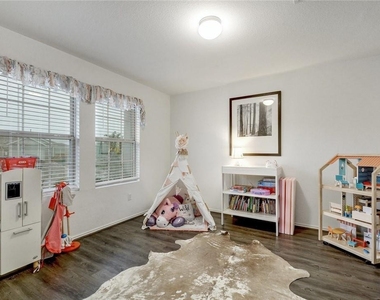 15400 Summer Ray Dr - Photo Thumbnail 4