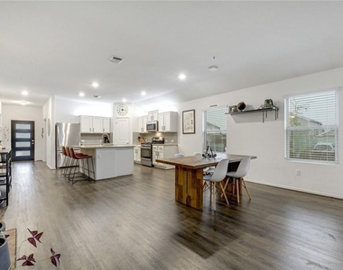 15400 Summer Ray Dr - Photo Thumbnail 3