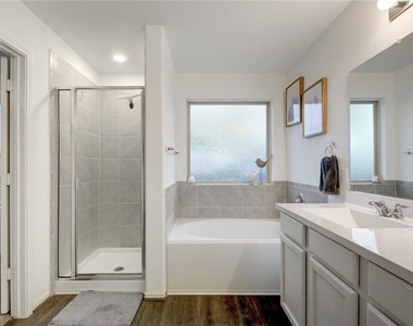 15400 Summer Ray Dr - Photo Thumbnail 16