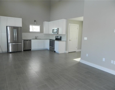 4401 Hank Ave - Photo Thumbnail 2