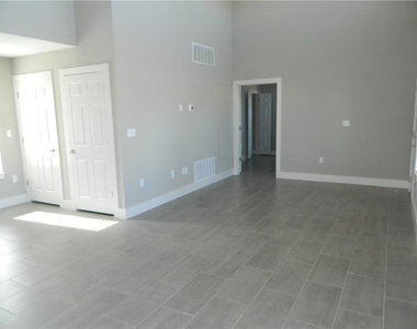 4401 Hank Ave - Photo Thumbnail 4