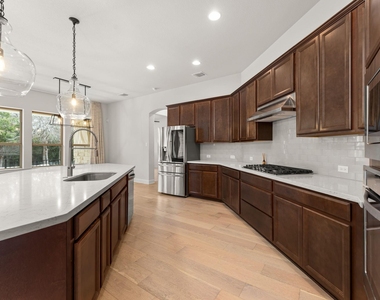 3018 Alton Pl - Photo Thumbnail 6