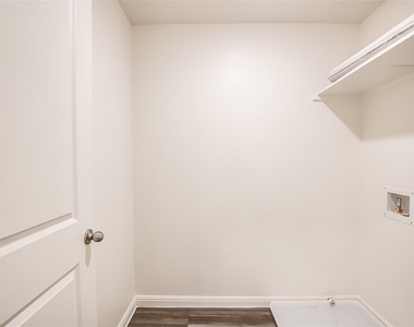 110 Blackbear Dr - Photo Thumbnail 21