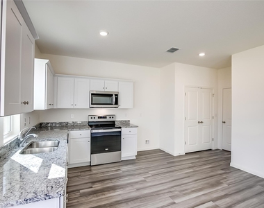110 Blackbear Dr - Photo Thumbnail 10