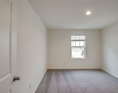 110 Blackbear Dr - Photo Thumbnail 20