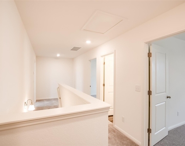 110 Blackbear Dr - Photo Thumbnail 13