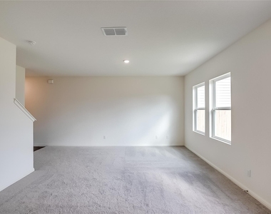 110 Blackbear Dr - Photo Thumbnail 6