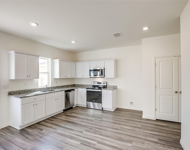 110 Blackbear Dr - Photo Thumbnail 8