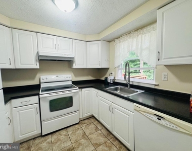 8204 Wellington Place - Photo Thumbnail 9