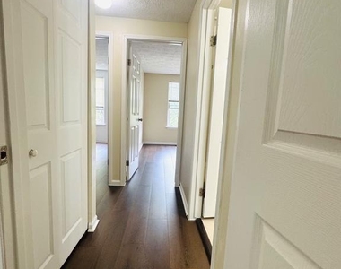 8204 Wellington Place - Photo Thumbnail 20