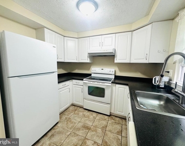 8204 Wellington Place - Photo Thumbnail 11