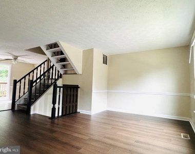 8204 Wellington Place - Photo Thumbnail 6