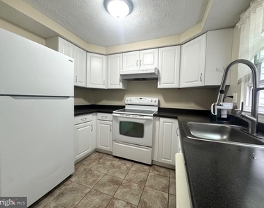 8204 Wellington Place - Photo Thumbnail 10