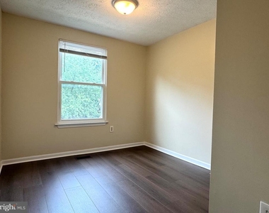 8204 Wellington Place - Photo Thumbnail 17