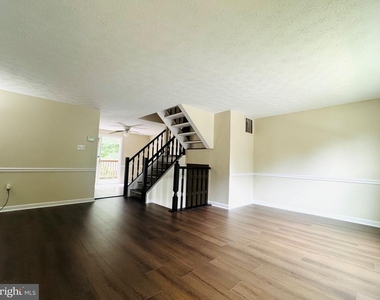 8204 Wellington Place - Photo Thumbnail 8